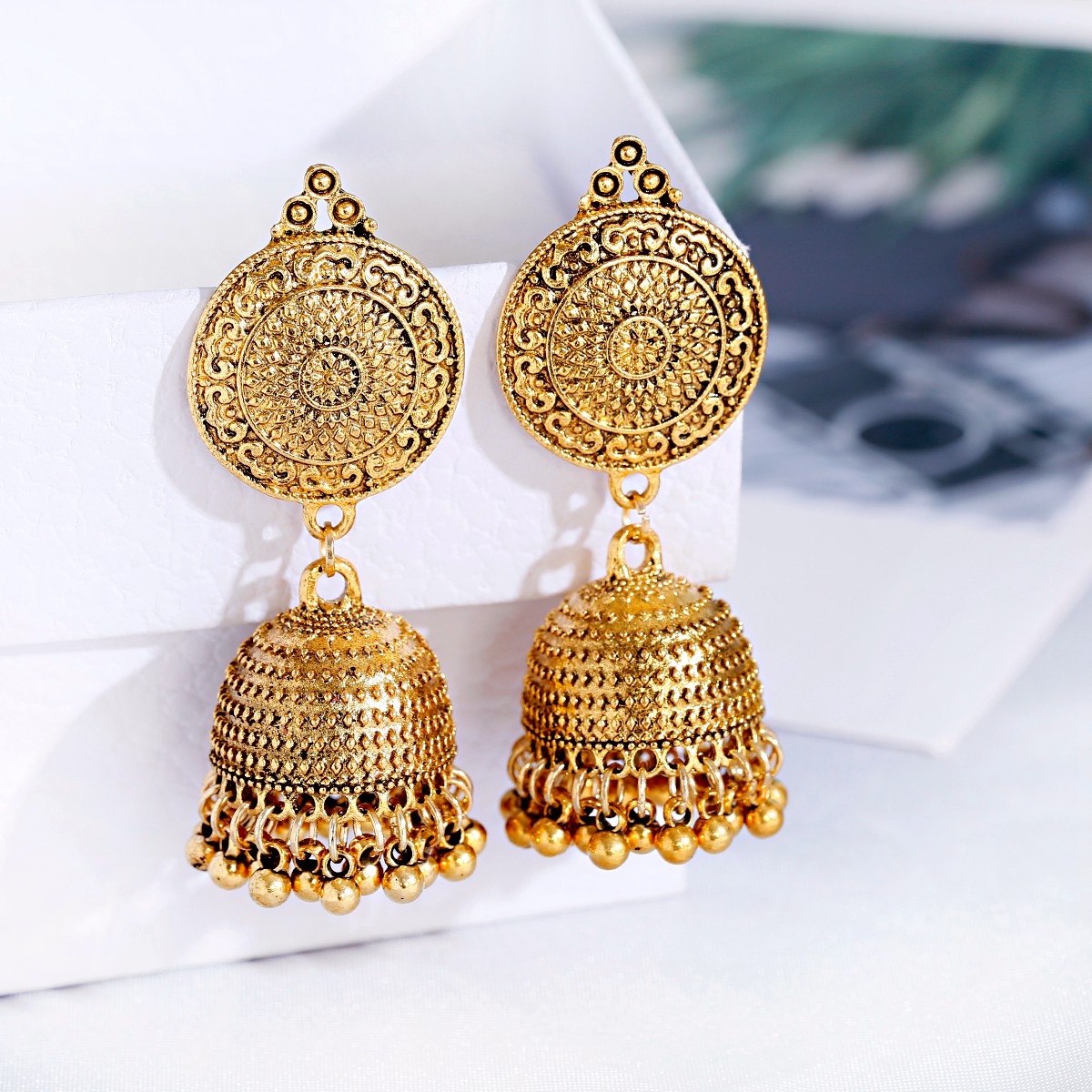 Indian Wedding Supply - 女性のためのエスニックゴールドカラーの彫刻が施されたイヤリング,エスニックスタイルのジュエリー,ゴールドカラー,ヴィンテージスタイル