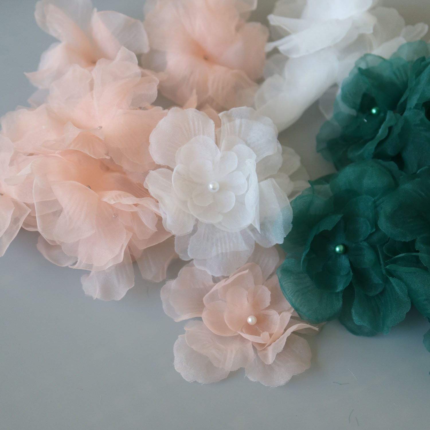 ウェディングドレス用ピンクフラワーパッチ10枚セット 刺繍花 - Wedding Lulu のレビューと価格